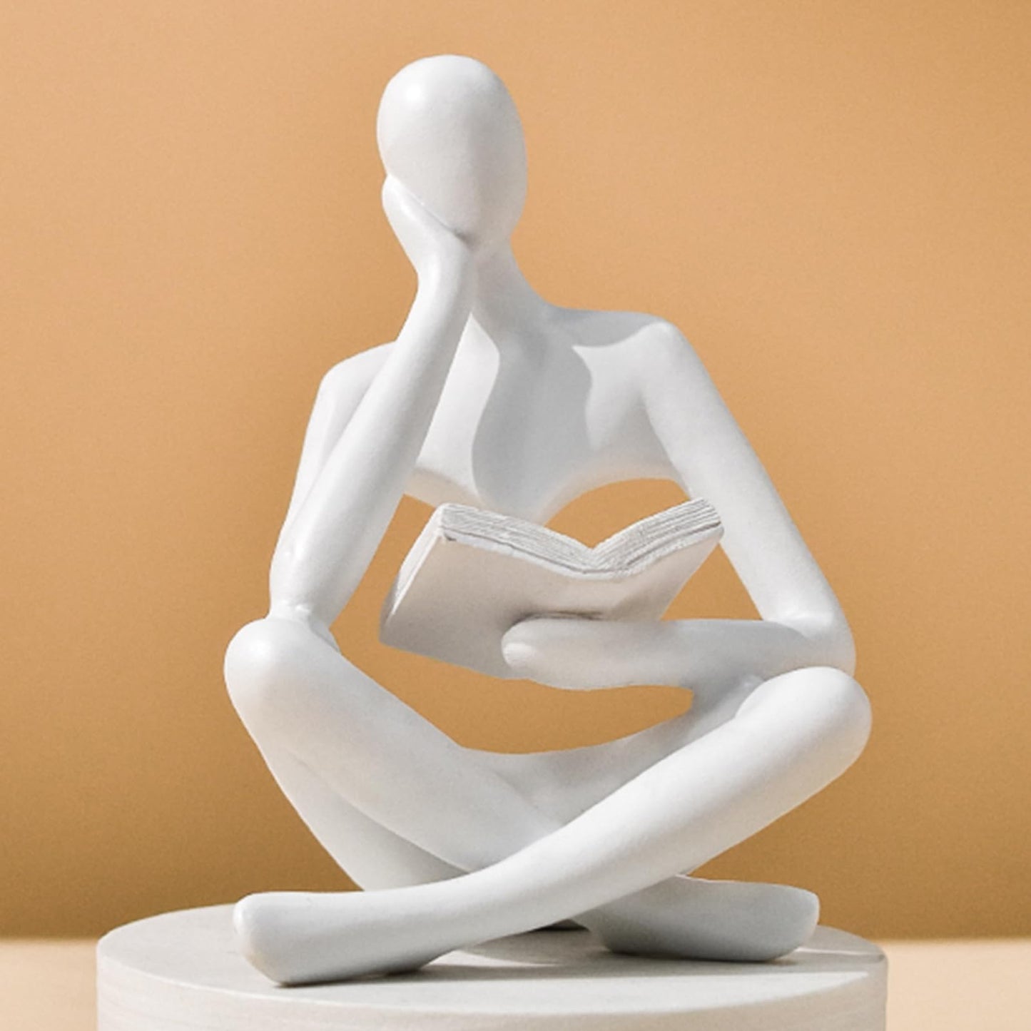 UTTCMK Bookshelf Decor Thinker Statue - Abstract Art Reading Thinker Sculpture Figurine Aesthetic, Modern Home Decoration for Living Room Office Shelves Coffee Table Desk Decor(Beige)